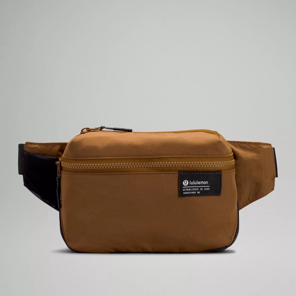 Lulu Lemon clean lines Fanny pack NWT